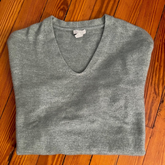 Sweater Bundle ~ 3 Fall Sweaters & Classic Gray Hoodie ~ Great Condition - Picture 15 of 15